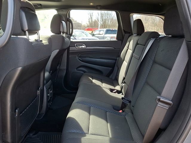 Used 2019 Jeep Grand Cherokee Laredo AWD/4WD image 10