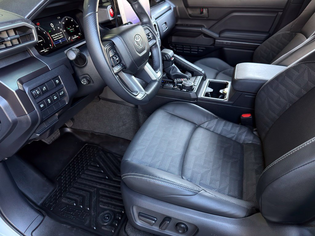 Used 2025 Toyota 4Runner TRD Off-Road Premium AWD/4WD image 24