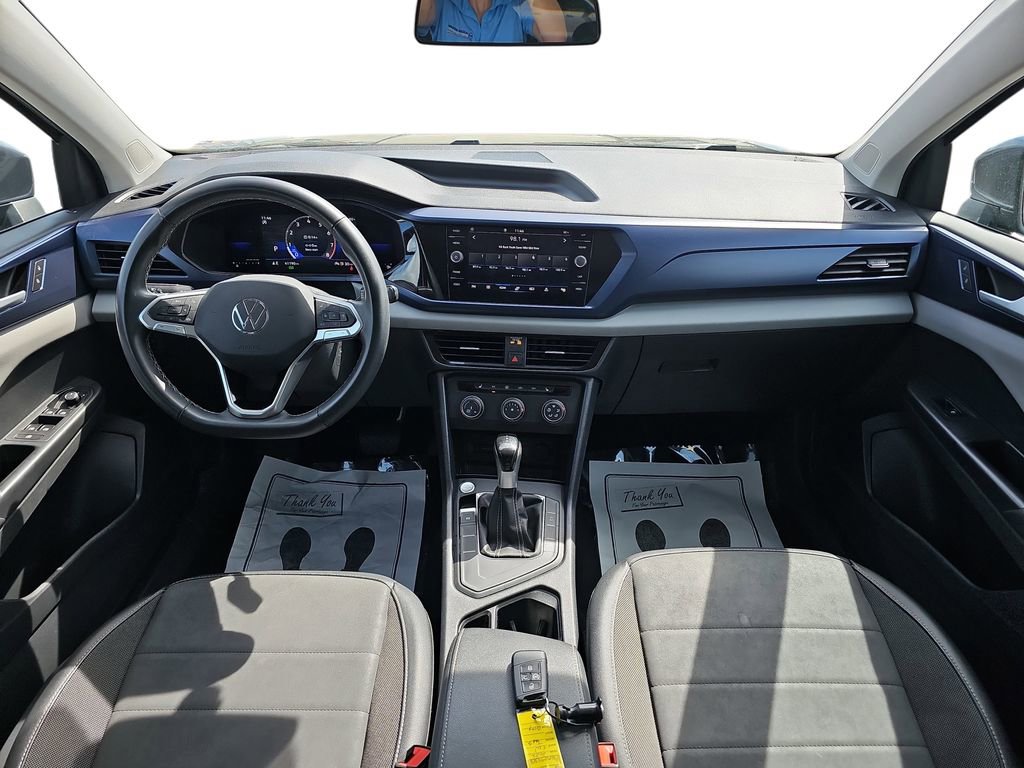 Used 2022 Volkswagen Taos SE w/ Panoramic Sunroof Package image 12