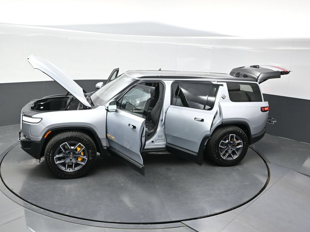 Used 2023 Rivian R1S Adventure AWD/4WD image 44