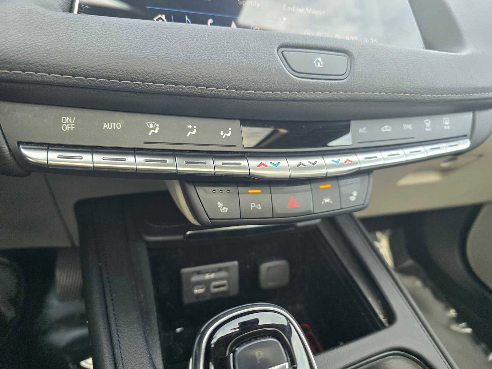 Used 2022 Cadillac XT4 Luxury w/ Cold Weather Package image 30