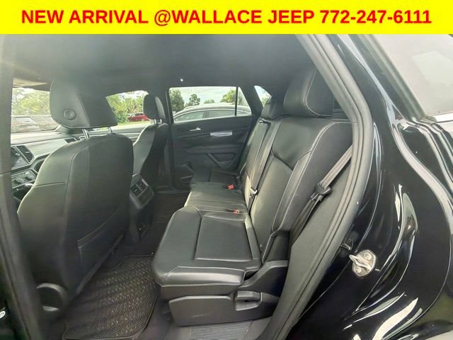 Used 2020 Volkswagen Atlas Cross Sport SE w/ Panoramic Sunroof Package FWD image 9