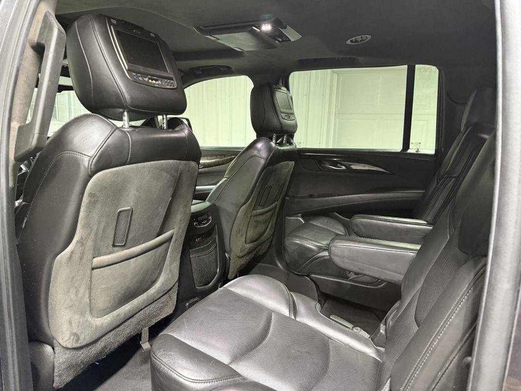 Used 2016 Cadillac Escalade ESV Platinum AWD/4WD image 27