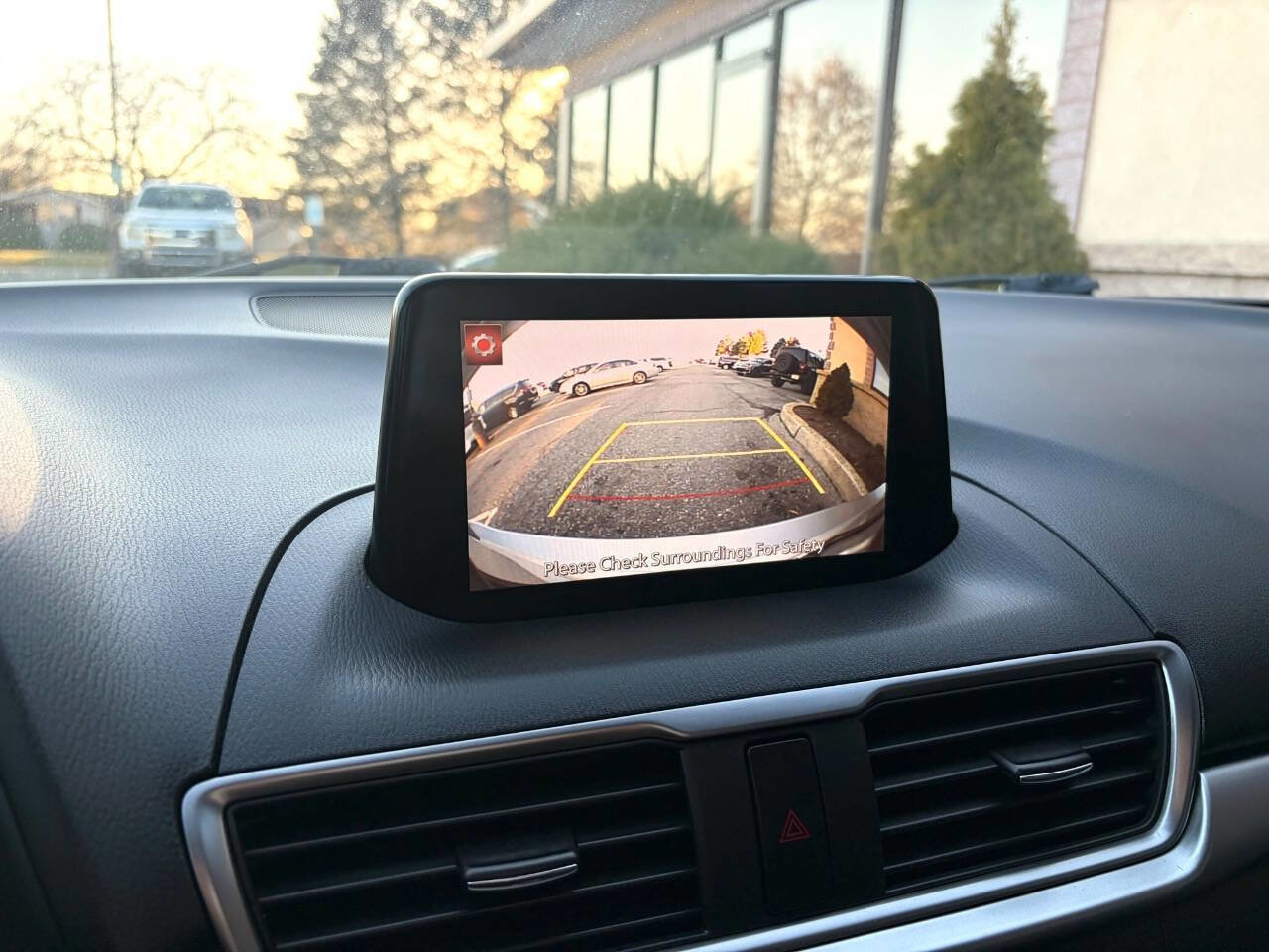 Used 2018 MAZDA MAZDA3 Sport FWD image 21