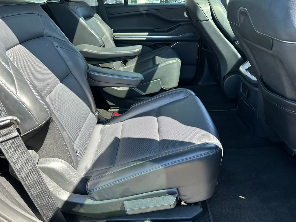Used 2025 Lincoln Navigator Reserve AWD/4WD image 31