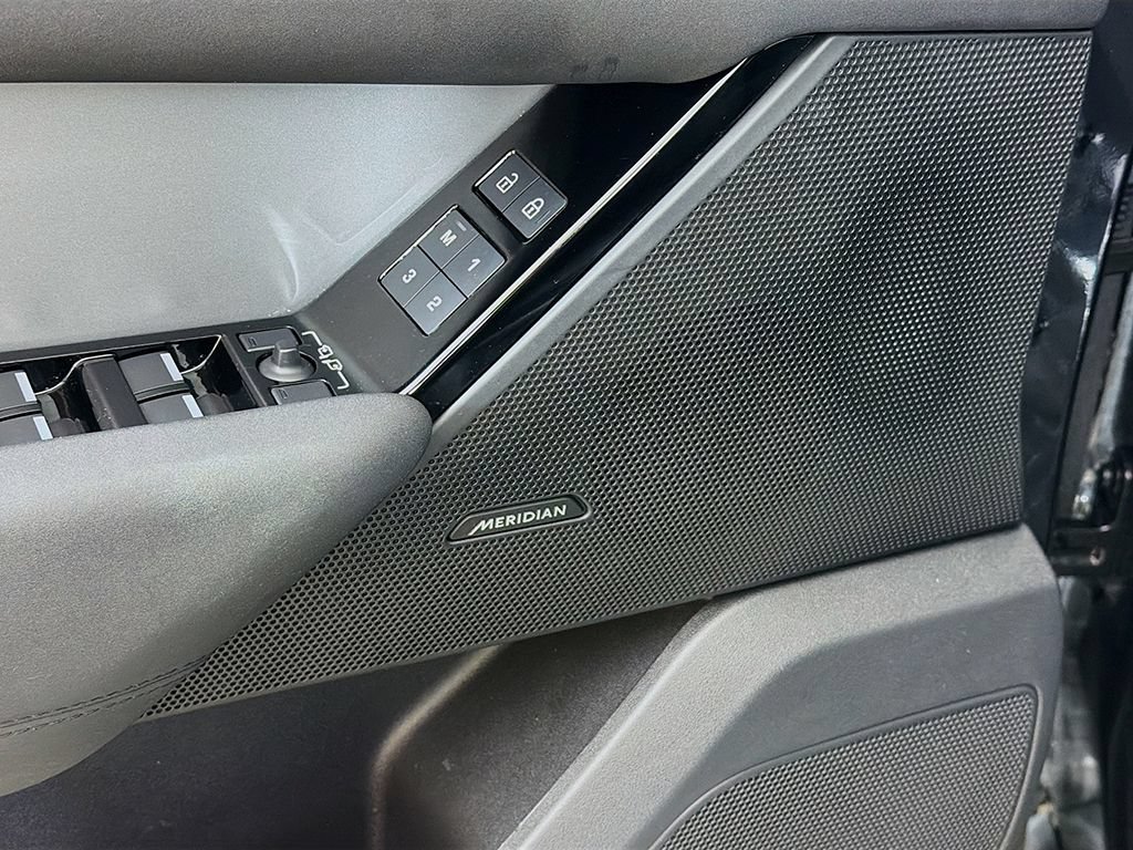 Used 2024 Land Rover Range Rover Velar S AWD/4WD image 34