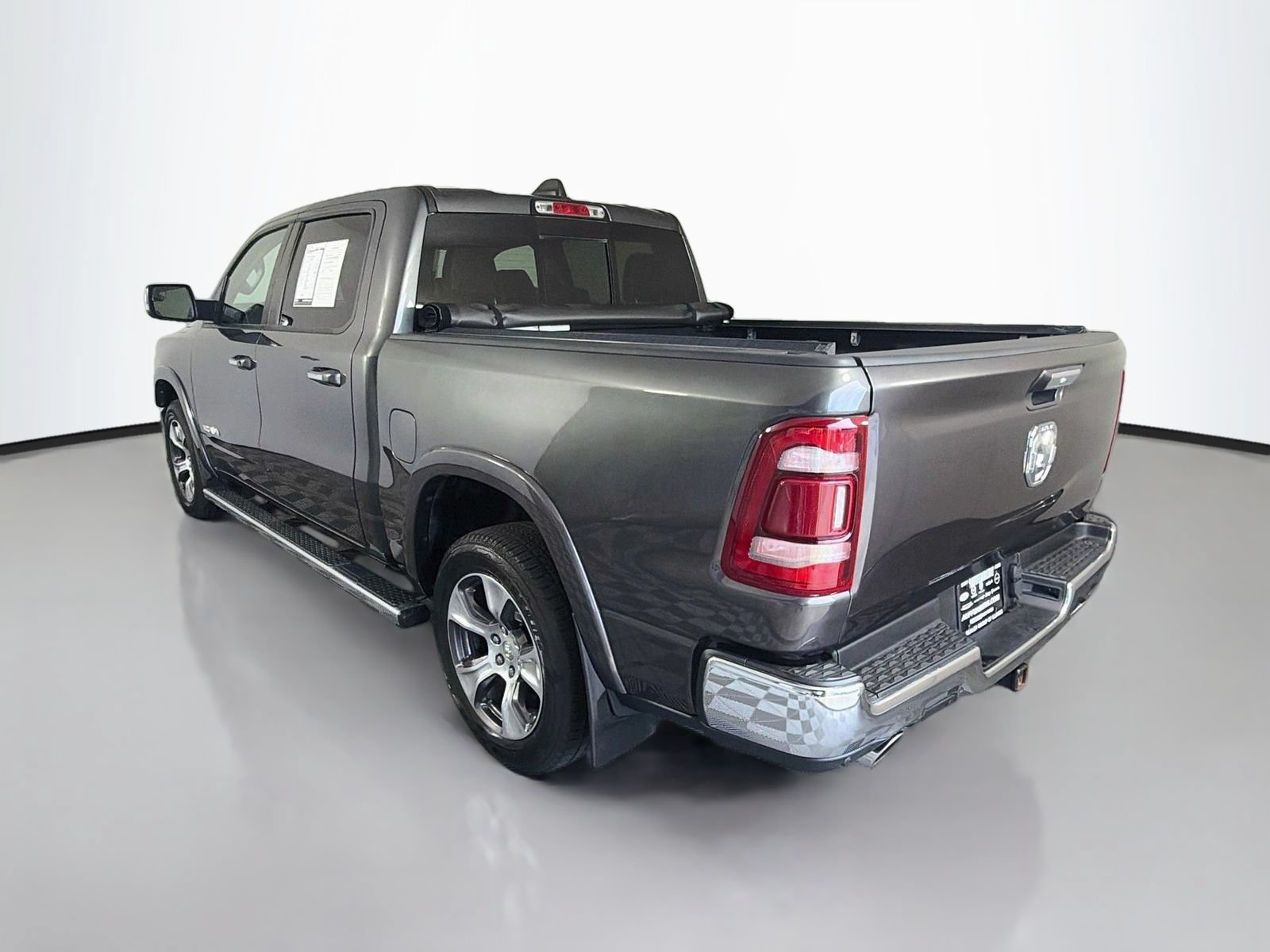 Used 2019 RAM 1500 Laramie AWD/4WD image 5