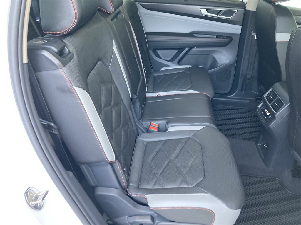 New 2026 Volkswagen Atlas Peak Edition image 36
