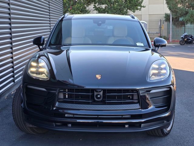 Used 2026 Porsche Macan image 10