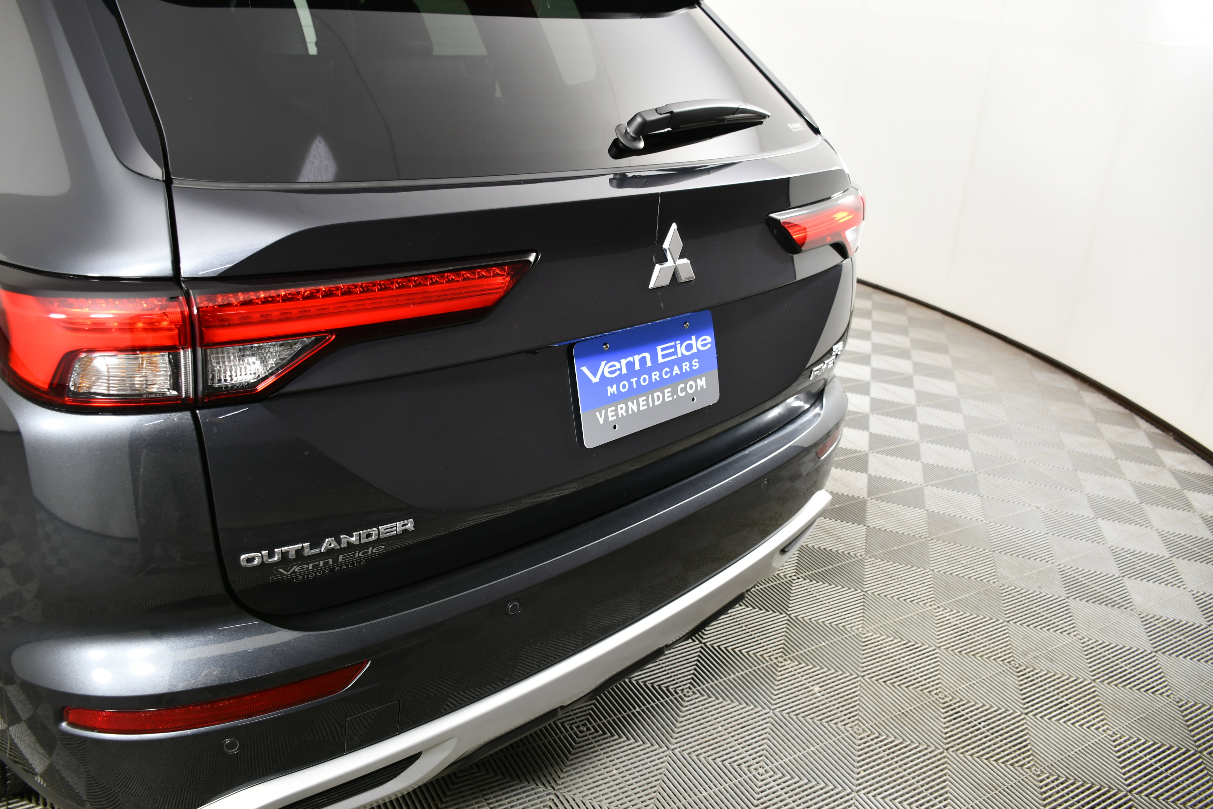 Used 2025 Mitsubishi Outlander SE image 15