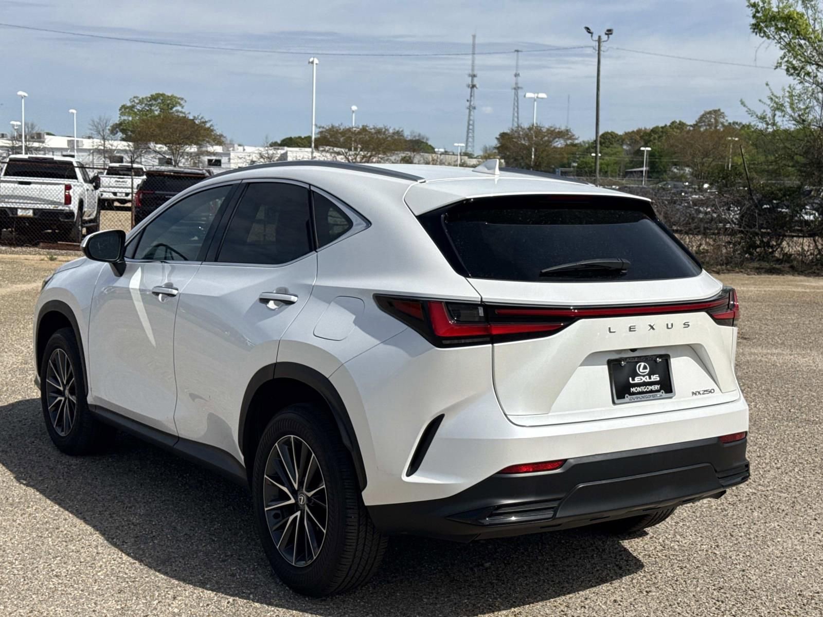 Used 2024 Lexus NX 250 FWD w/ Cold Area Package image 5