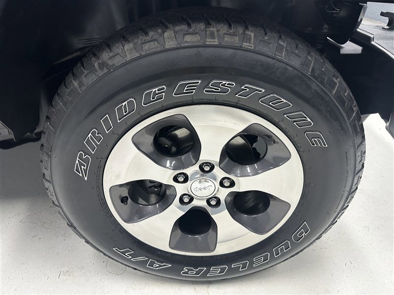 Used 2018 Jeep Wrangler Unlimited Sport S AWD/4WD image 14