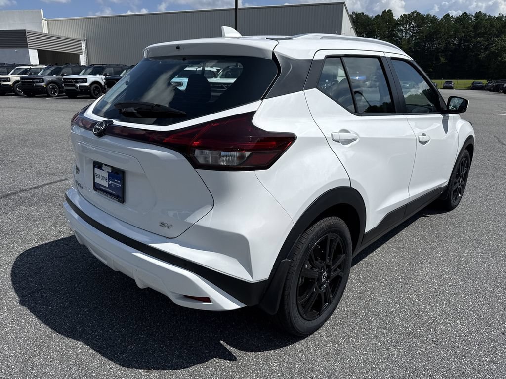 Used 2022 Nissan Kicks SV FWD image 7