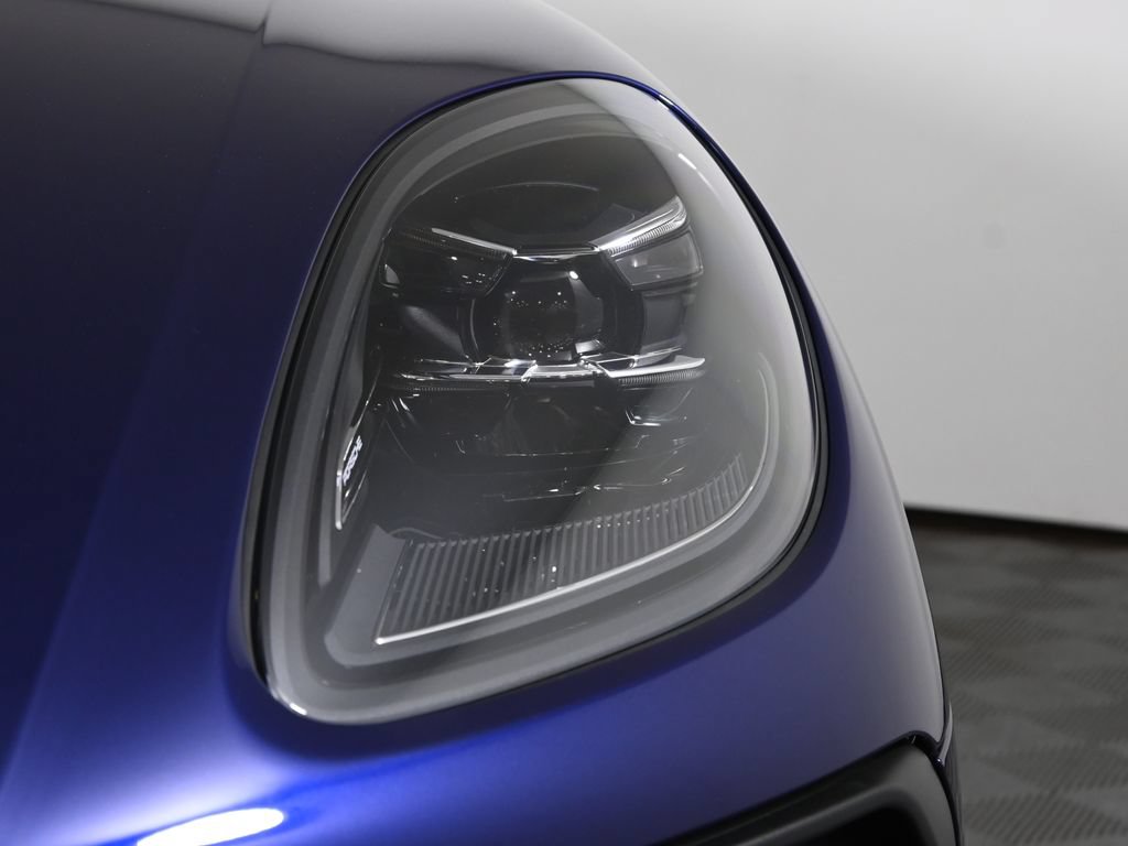 New 2026 Porsche Macan AWD/4WD image 11