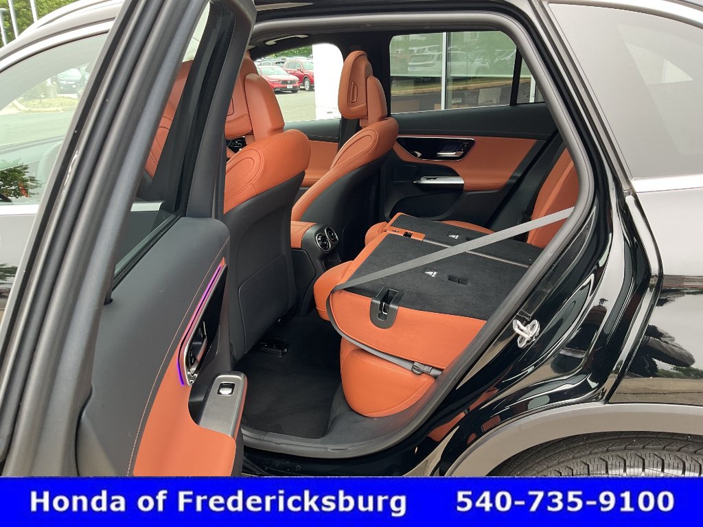 Used 2025 Mercedes-Benz GLC 300 4MATIC image 24