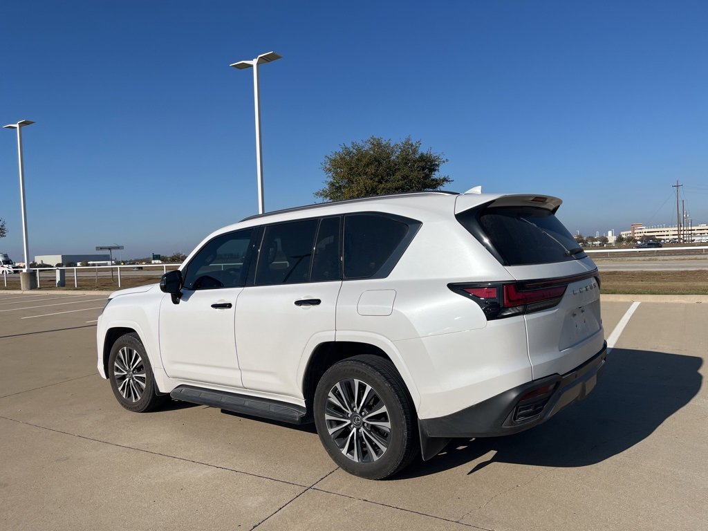 Used 2022 Lexus LX 600 4WD w/ Appearance Package image 4