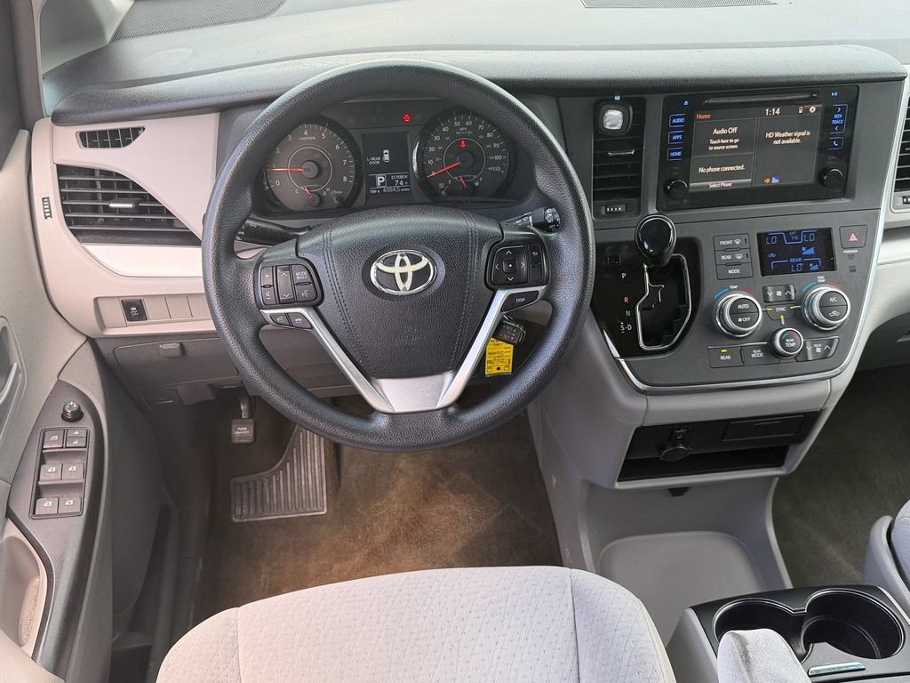 Used 2015 Toyota Sienna LE FWD image 8