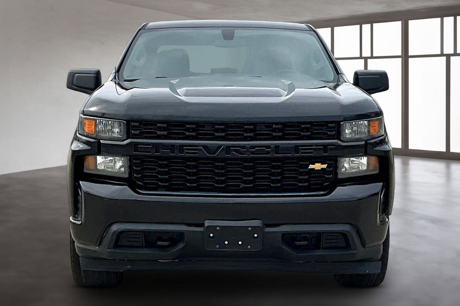 Used 2019 Chevrolet Silverado 1500 Custom w/ Trailering Package image 4