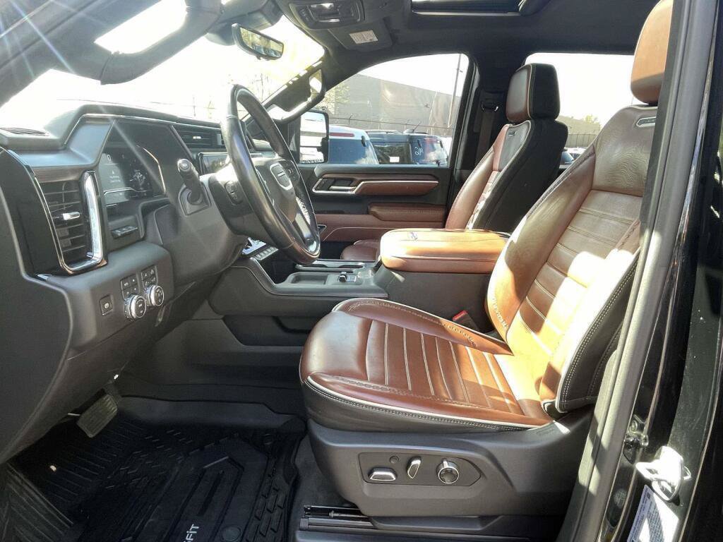 Used 2025 GMC Sierra 2500 Denali Ultimate AWD/4WD image 17