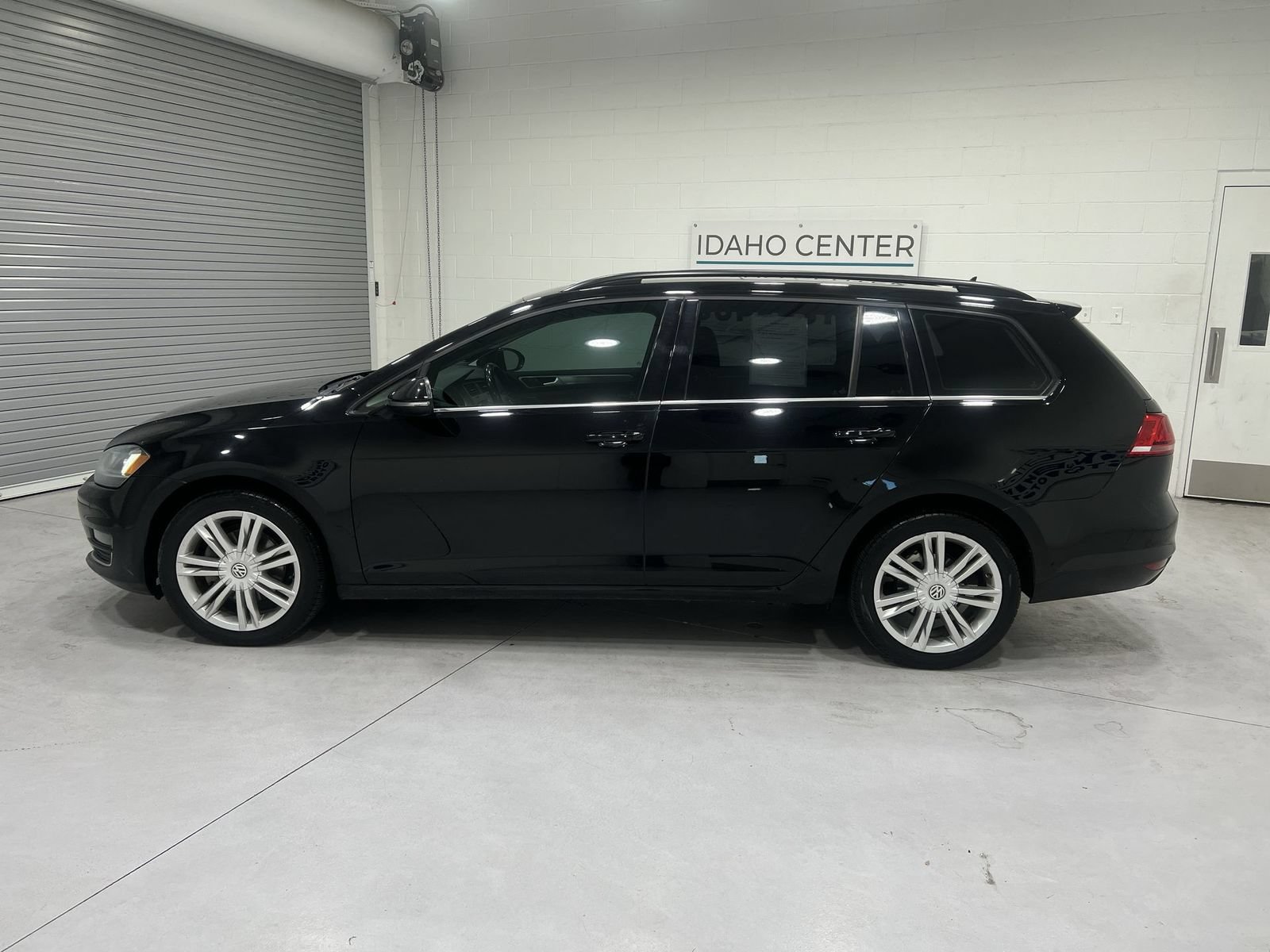 Used 2015 Volkswagen Golf TDI SE w/ Lighting Package FWD image 5