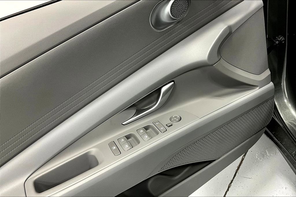 New 2026 Hyundai Elantra Blue FWD image 19