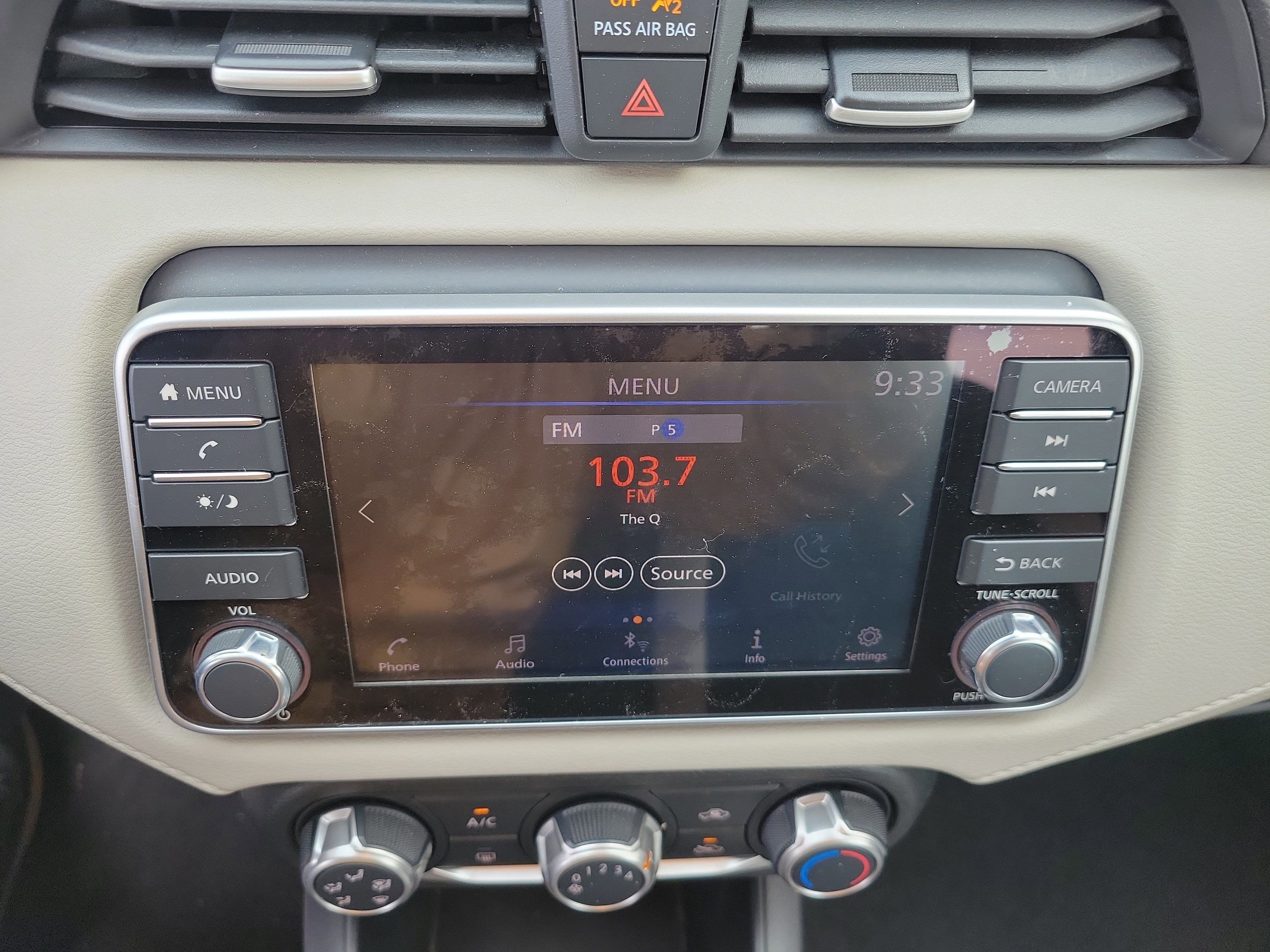 Used 2021 Nissan Versa SV image 15