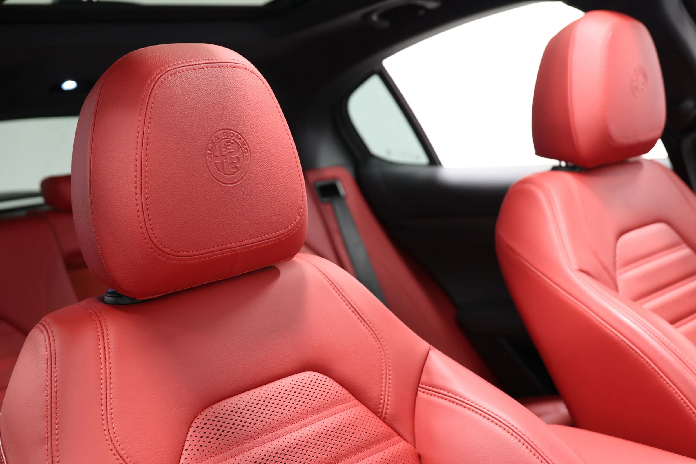 Used 2024 Alfa Romeo Stelvio Quadrifoglio image 81