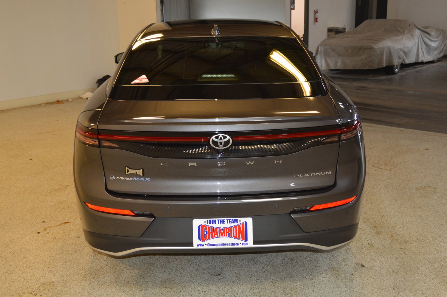 Used 2024 Toyota Crown Platinum image 4