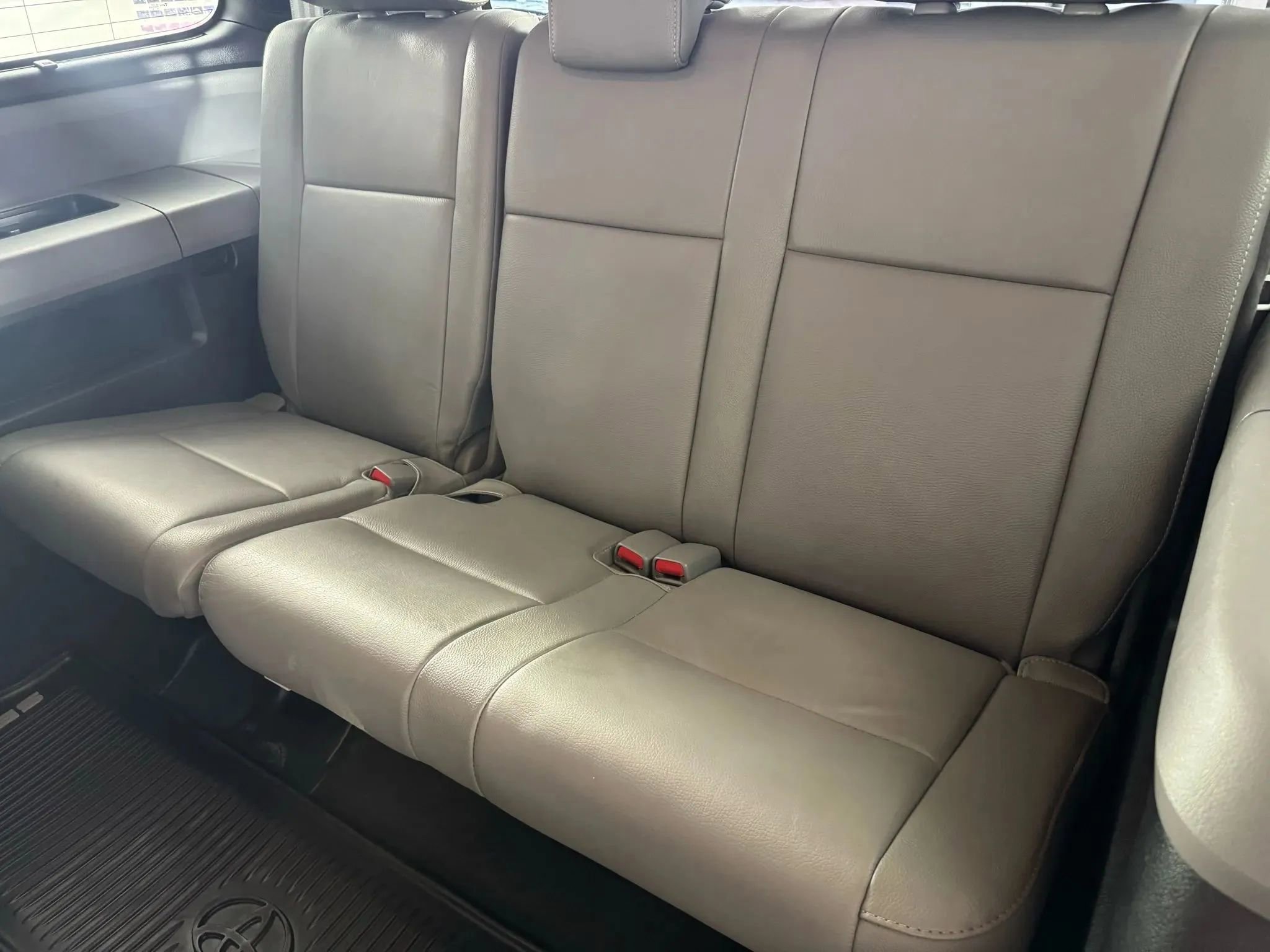 Used 2019 Toyota Sequoia Limited image 39