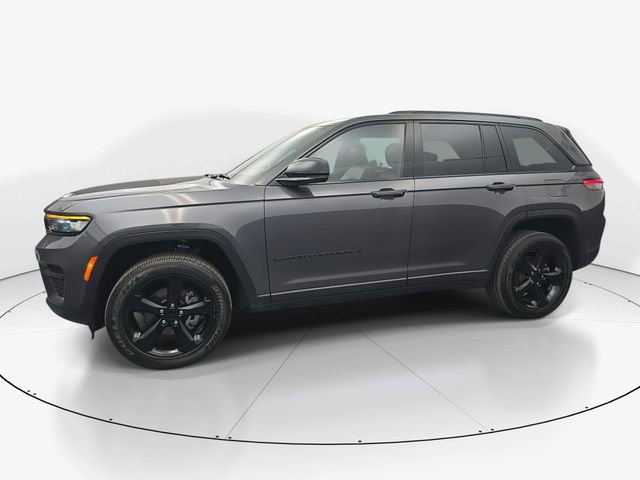 Used 2023 Jeep Grand Cherokee Altitude AWD/4WD image 7