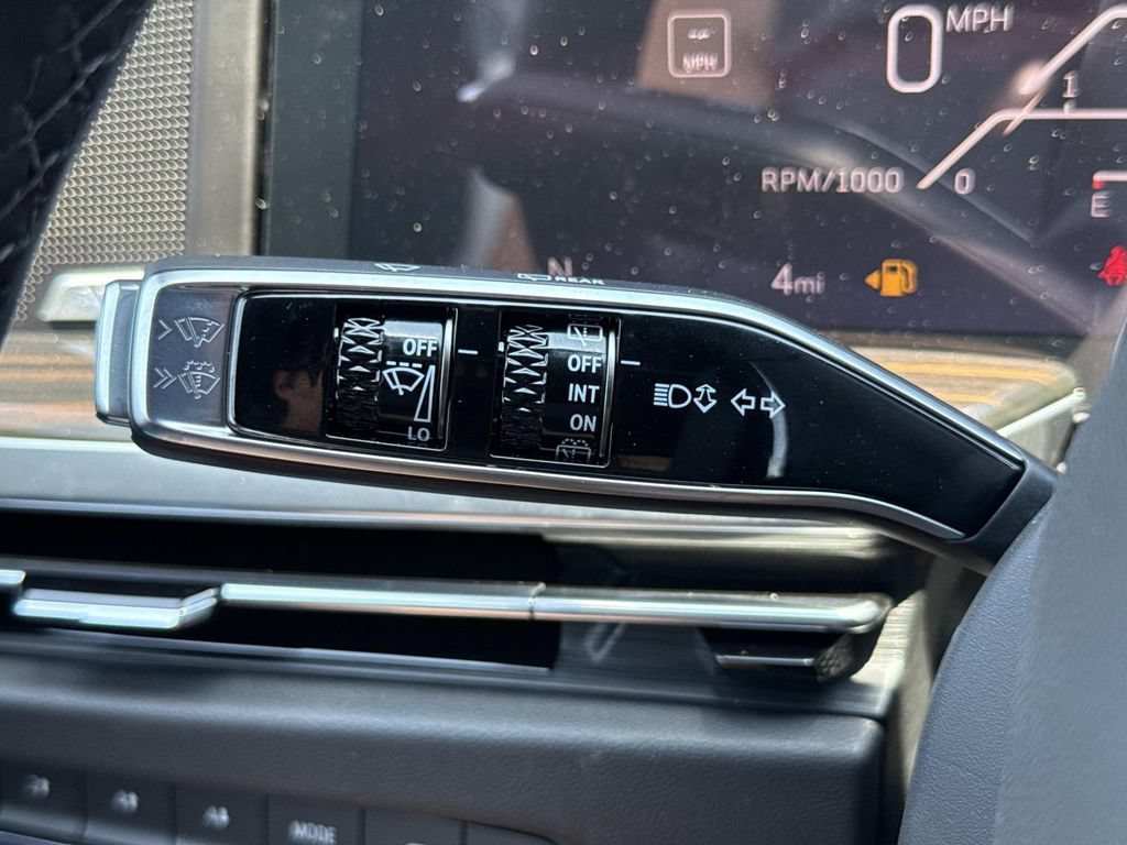 New 2026 Cadillac Escalade ESV Luxury w/ Touring Package AWD/4WD image 17