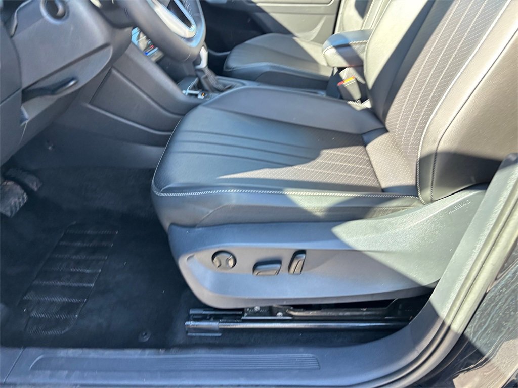 Used 2024 Volkswagen Tiguan SE image 24