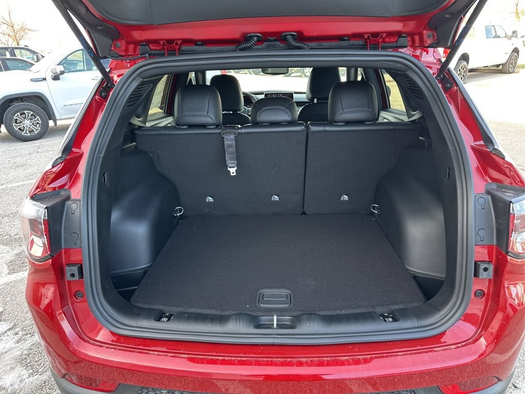 New 2026 Jeep Compass Latitude AWD/4WD image 3