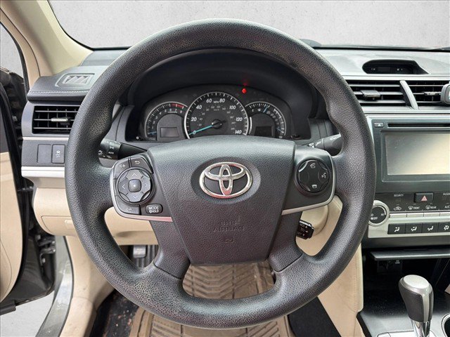 Used 2014 Toyota Camry LE FWD image 16