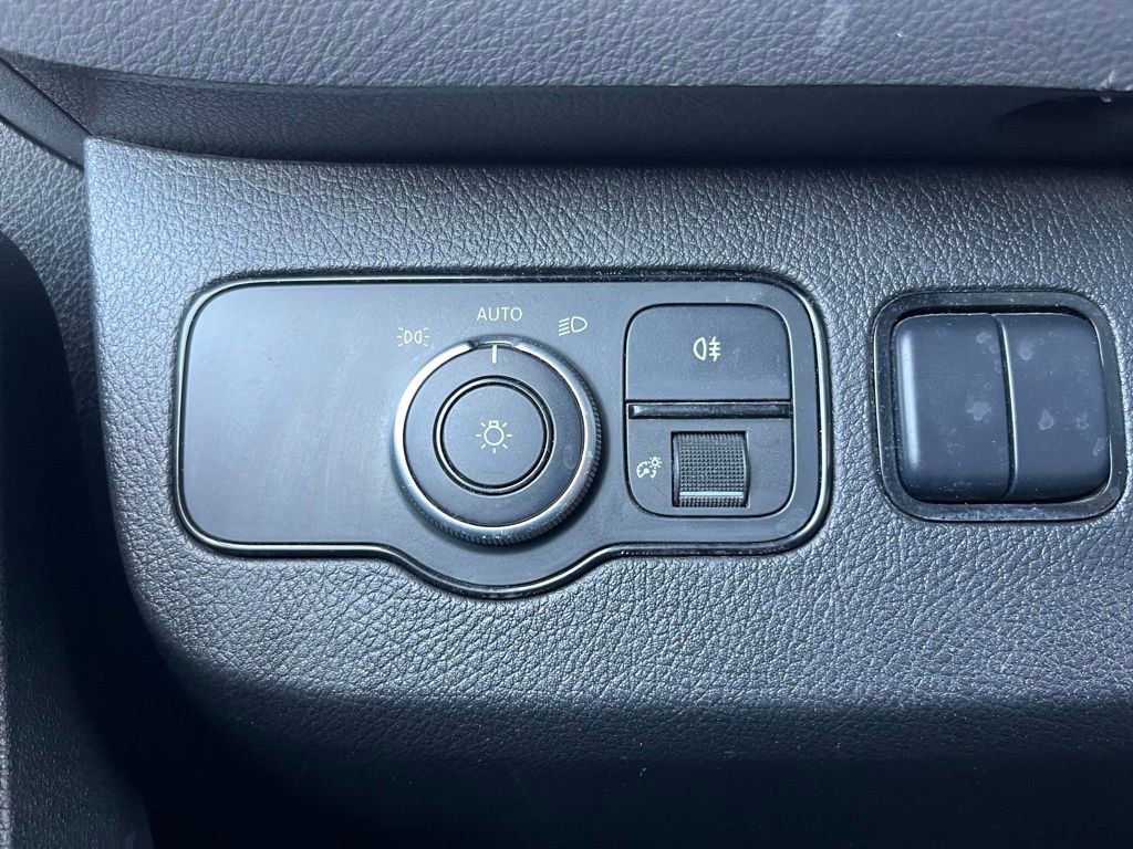 Used 2019 Mercedes-Benz Sprinter 144 image 21
