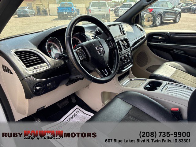 Used 2019 Dodge Grand Caravan SXT FWD image 12