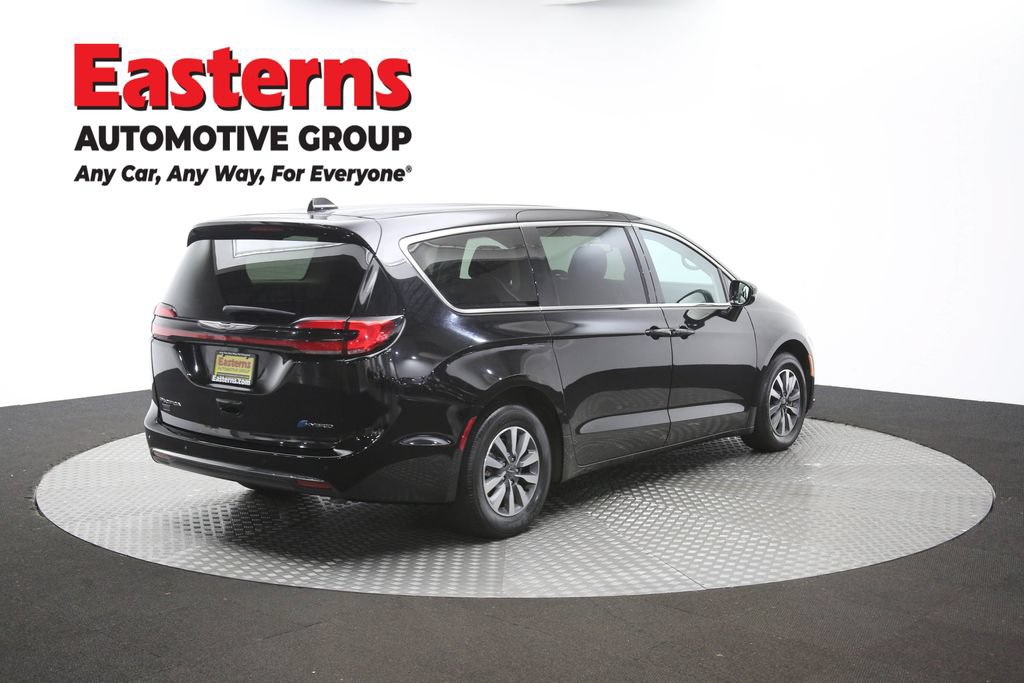 Used 2024 Chrysler Pacifica Limited FWD image 41