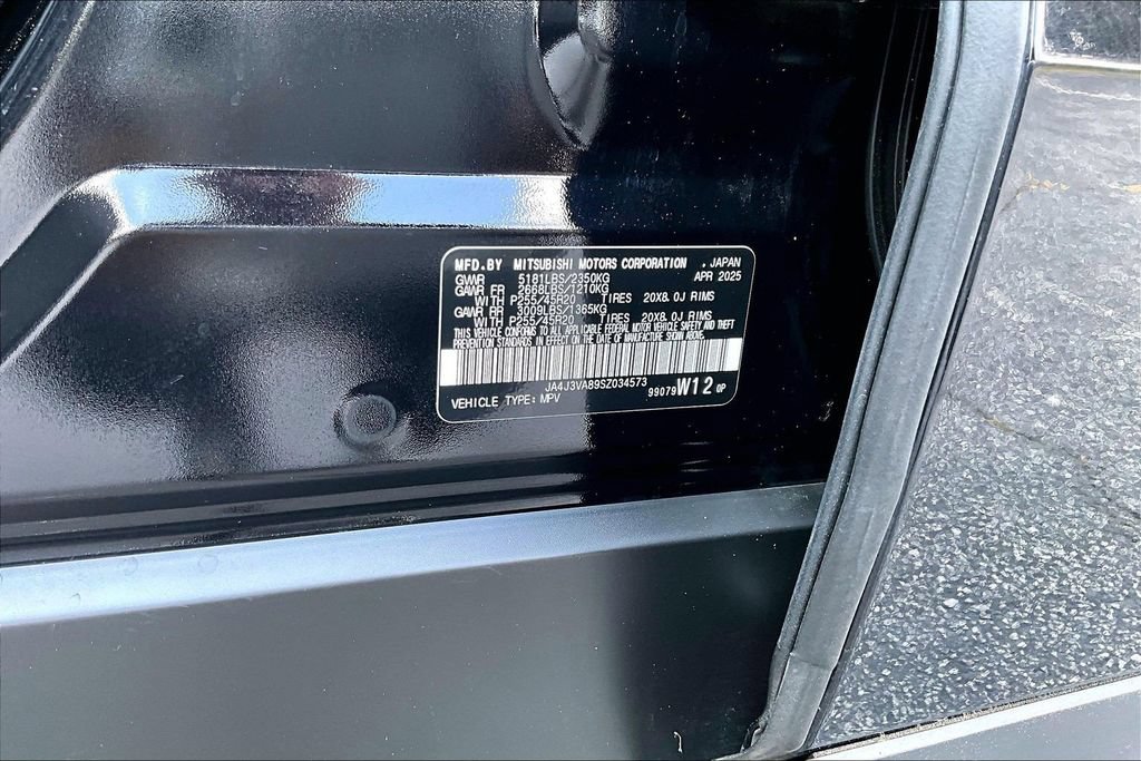 Used 2025 Mitsubishi Outlander SE FWD image 19