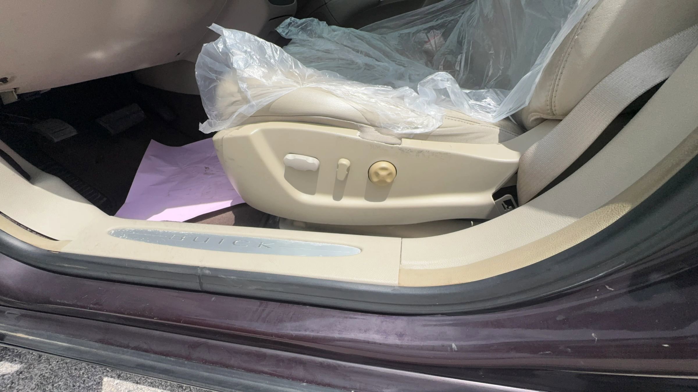 Used 2009 Buick Lucerne CXL FWD image 10