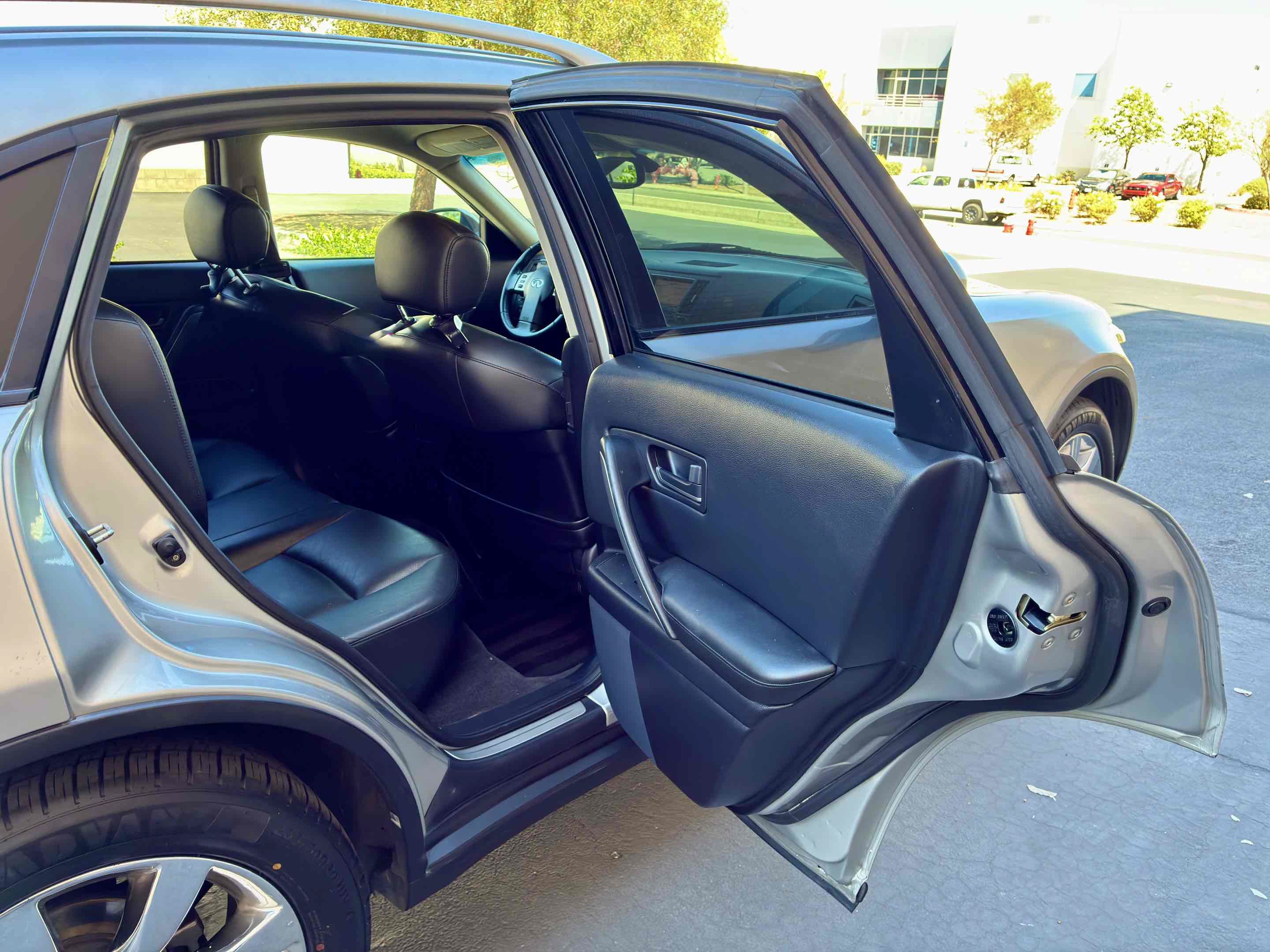 Used 2005 INFINITI FX45 AWD w/ (U01) Technology Pkg image 43