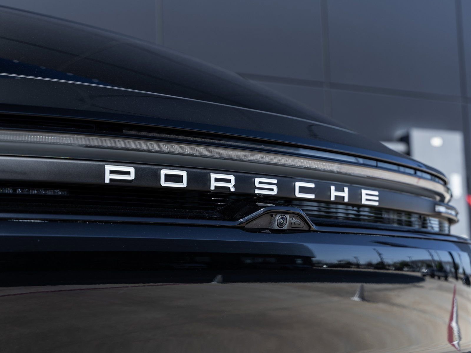 Certified 2025 Porsche Macan Electric image 15