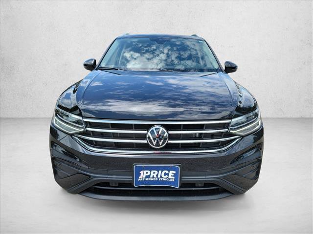 Used 2024 Volkswagen Tiguan SE w/ Panoramic Sunroof Package FWD video 2