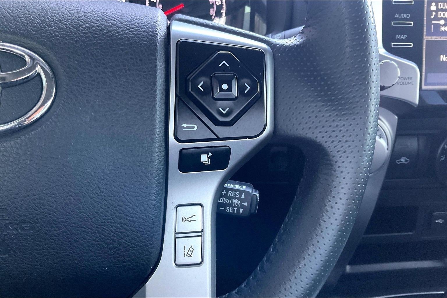 Used 2020 Toyota 4Runner SR5 Premium image 11