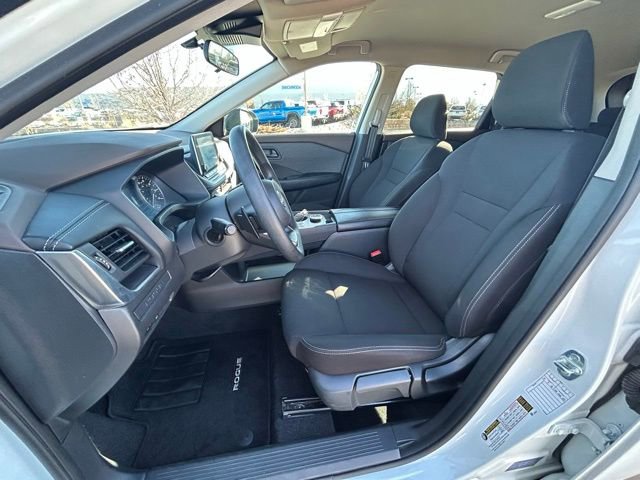 Used 2023 Nissan Rogue S image 21