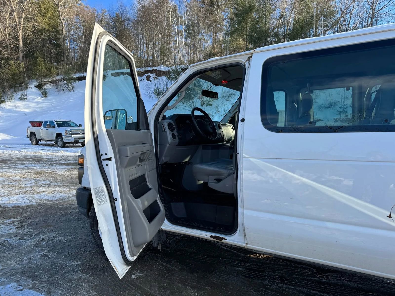 Used 2014 Ford E-250 and Econoline 250 w/ Power Group RWD image 18