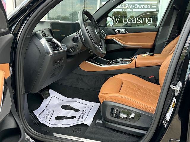 Used 2025 BMW X5 xDrive40i w/ Premium Package AWD/4WD image 12