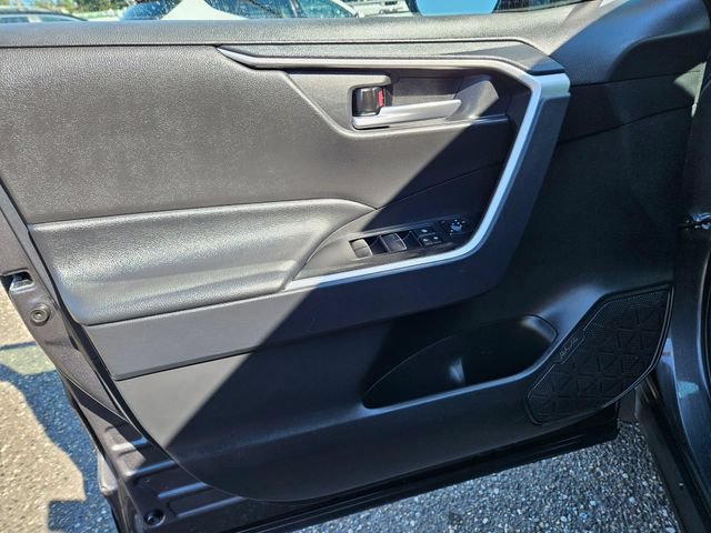 Used 2025 Toyota RAV4 XLE FWD image 23