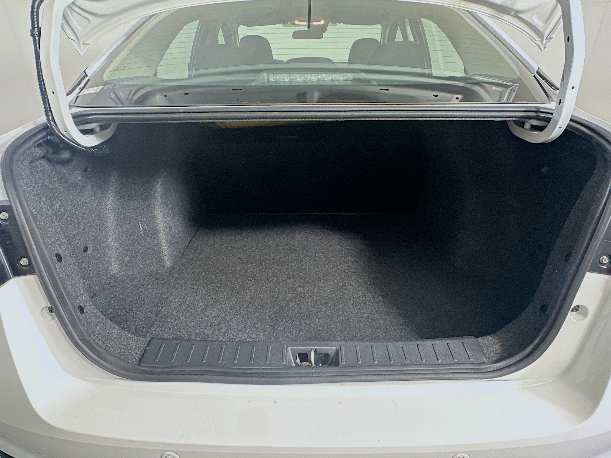 Used 2025 Nissan Versa S image 27