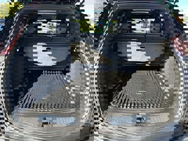 Used 2021 Cadillac XT5 Premium Luxury w/ LPO, Floor Liner Package image 23