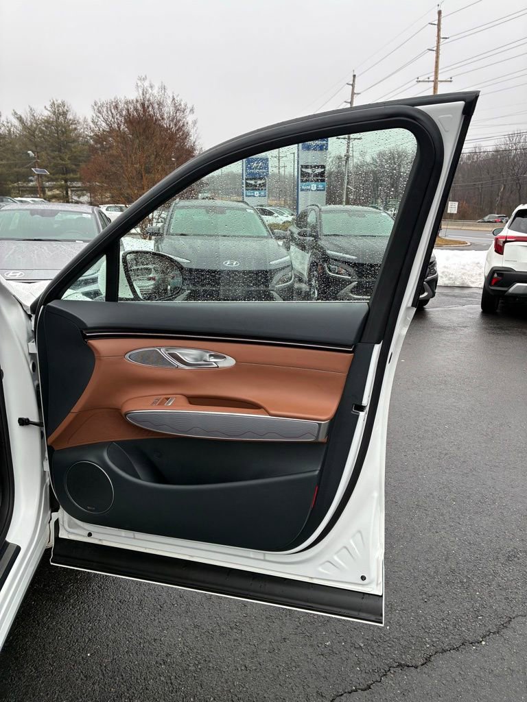 Used 2023 Genesis GV70 2.5T w/ Advanced Package image 52